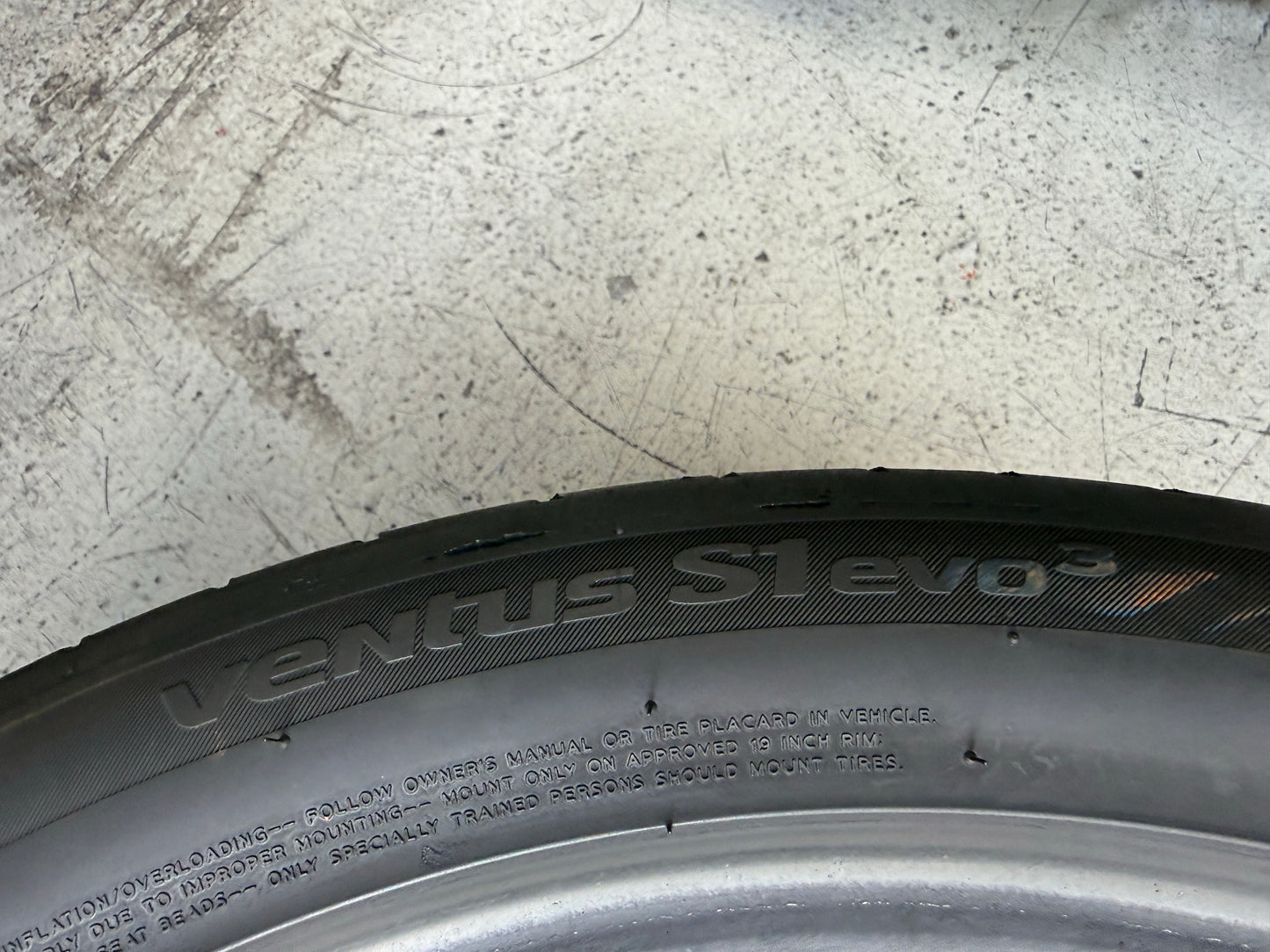 Usato: 4 Pneumatici Hankook Ventus S1 evo3 225/45R19 96W XL Estive 85% Residui
