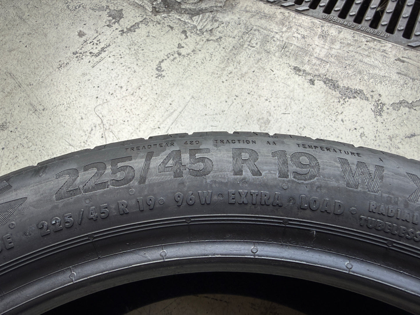 Usato: 4 Pneumatici Continental EcoContact 6 SSR * 225/45R19 96W XL Estive 80% Residui