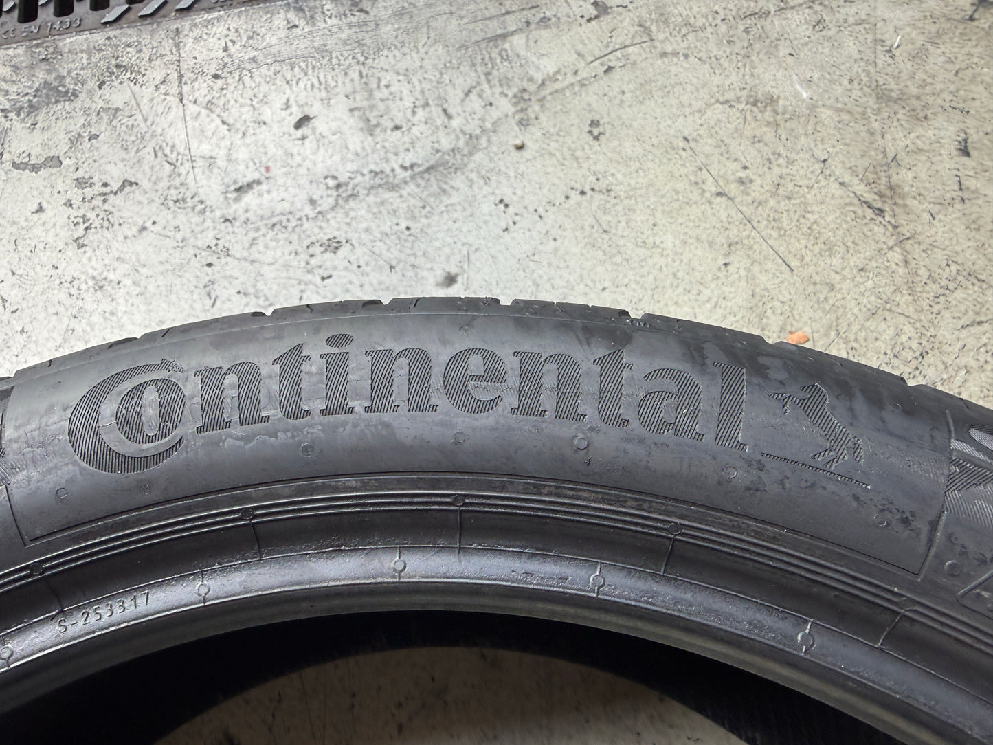 Usato: 4 Pneumatici Continental EcoContact 6 SSR * 225/45R19 96W XL Estive 80% Residui