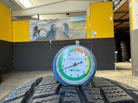 Usato: 2 Gomme 215/70R15C 109/107R Hankook Invernali 95% residui