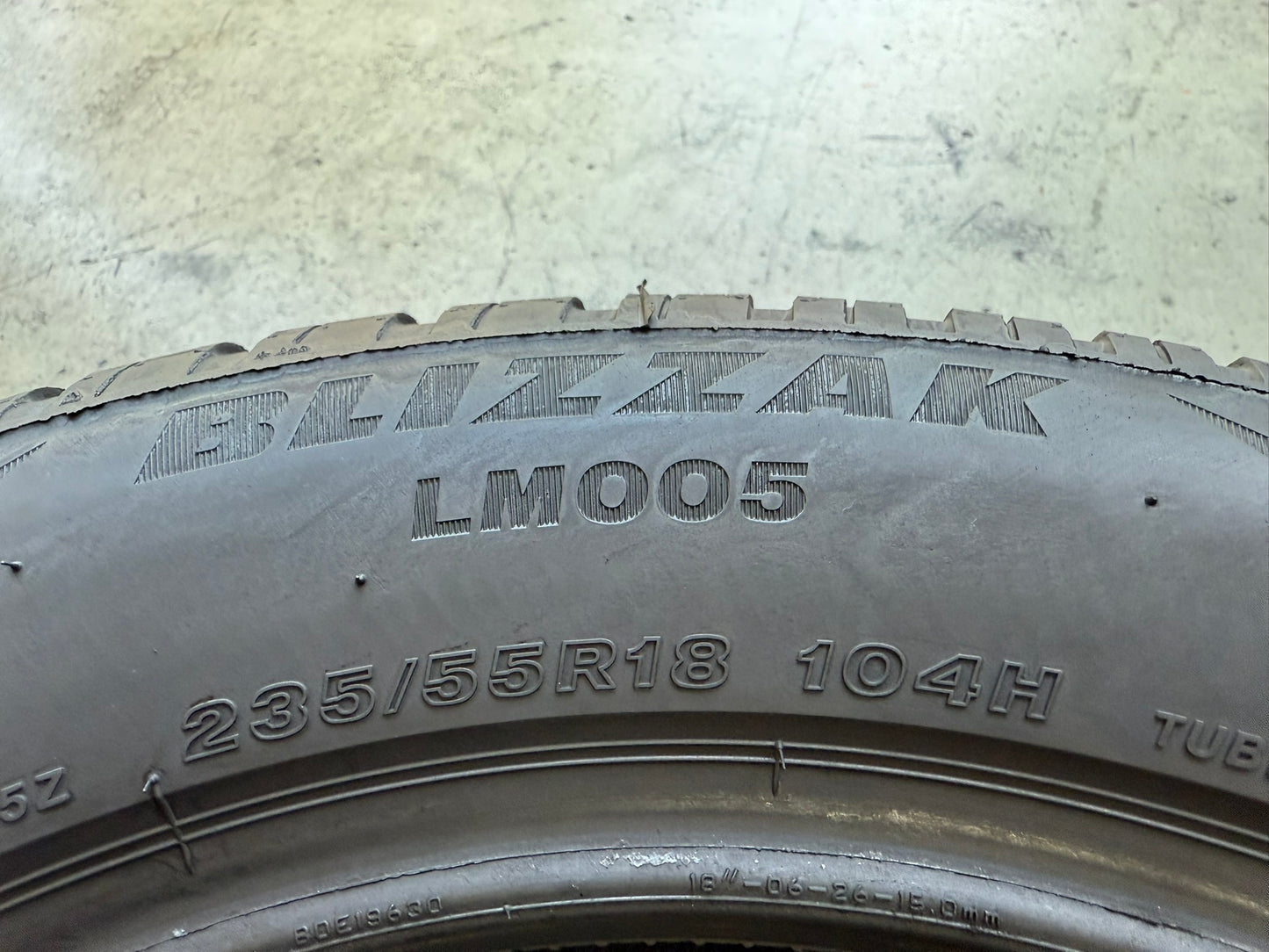 Usato: 2 Gomme 235/55R18 104H XL Bridgestone Invernali 80% residui