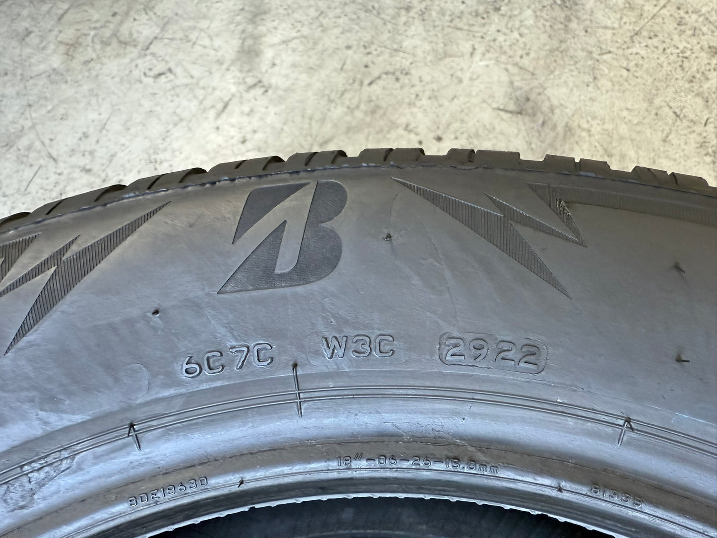 Usato: 2 Gomme 235/55R18 104H XL Bridgestone Invernali 80% residui