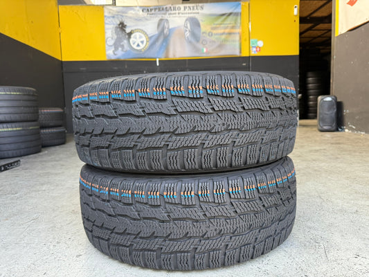 Usato: 2 Gomme 235/65R16C 121/119R Nokian Invernali 95% residui