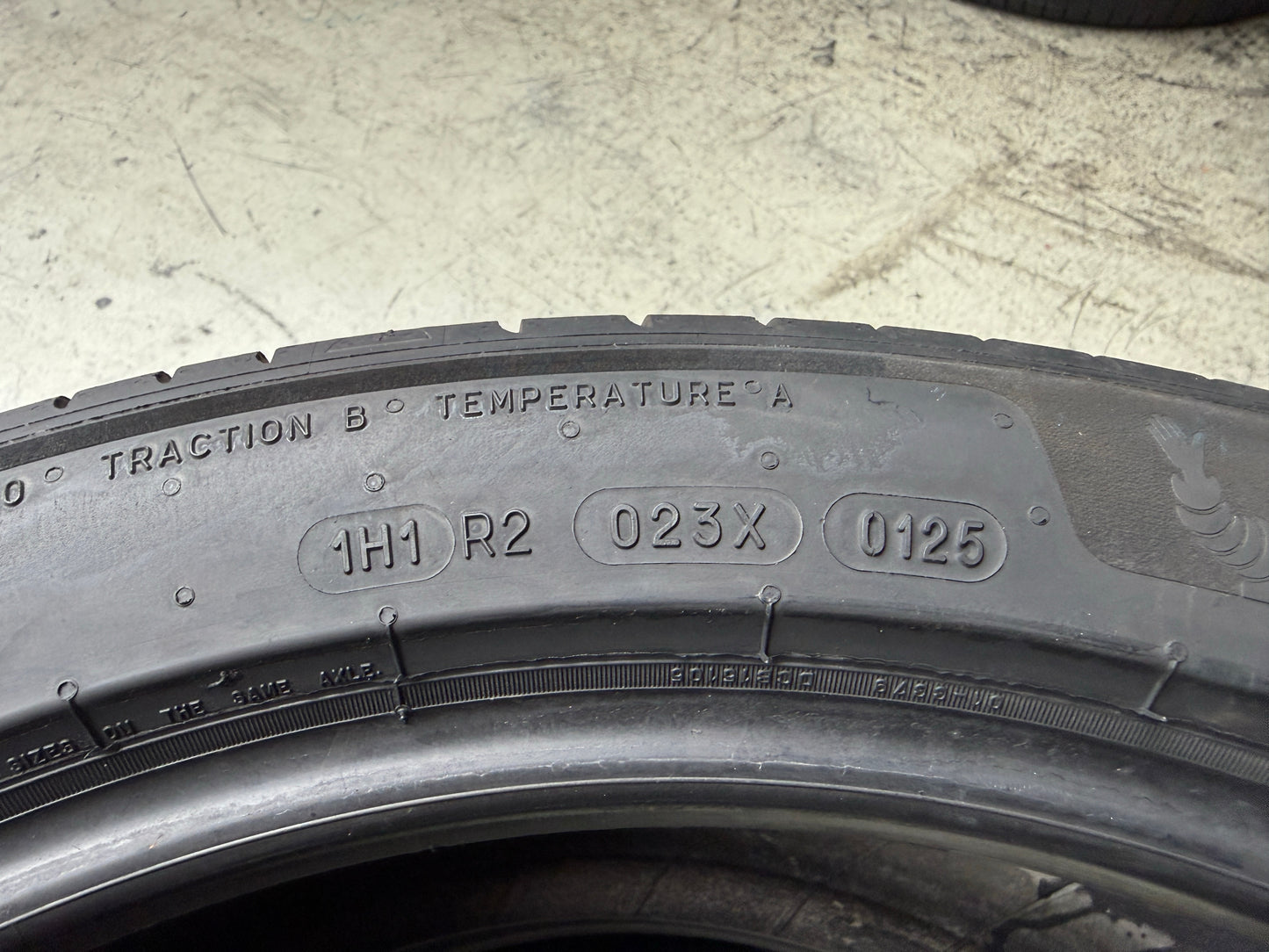 Usato: 2 Pneumatici Michelin Primacy 2 225/45R19 92V Estive 90% Residui DOT 2025