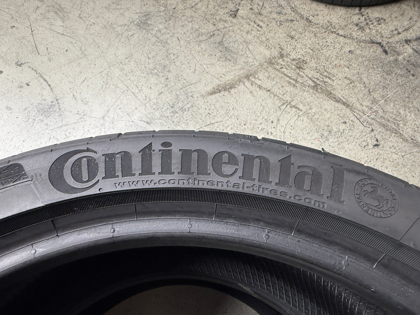Usato: 2 Pneumatici Continental ContiSportContact 5 SSR MOE 255/35R19 96Y XL Estive 90% Residui
