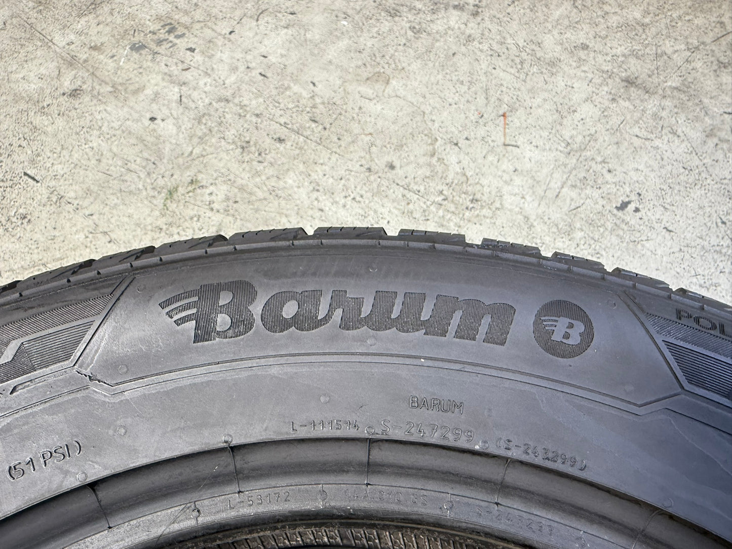 Usato: 2 Gomme 215/60R17 100V XL Barum Invernali 85% residui