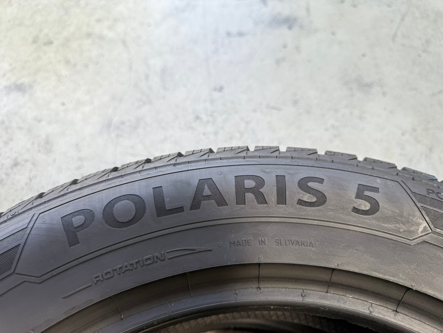 Usato: 2 Gomme 215/60R17 100V XL Barum Invernali 85% residui