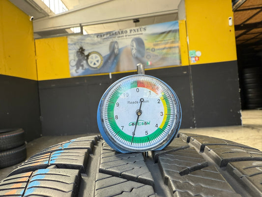 Usato: 2 Gomme 215/60R17 100V XL Barum Invernali 85% residui