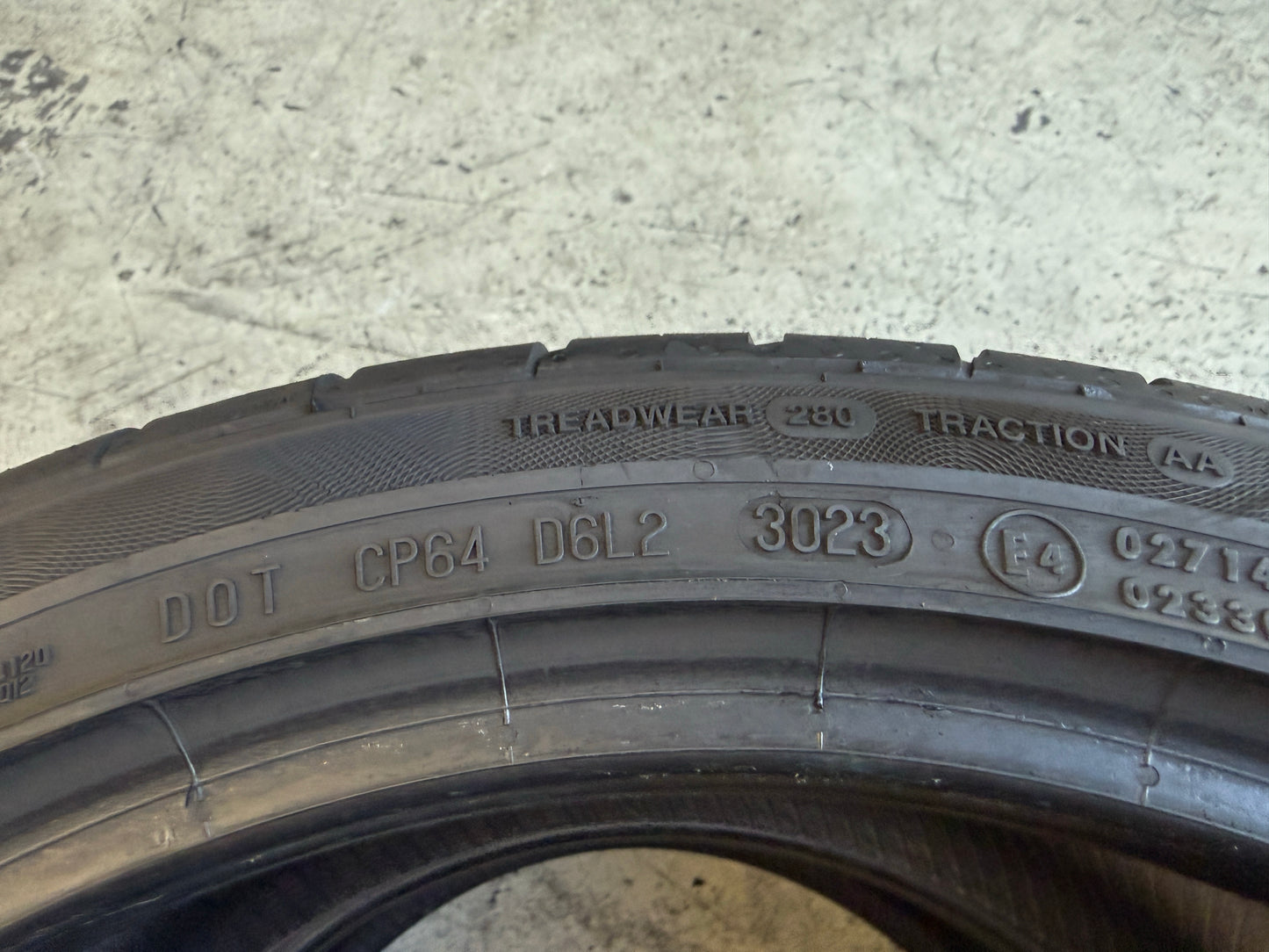 Usato: 2 Pneumatici Continental ContiPremiumContact 2 215/40R17 87Y XL Estive 90% Residui