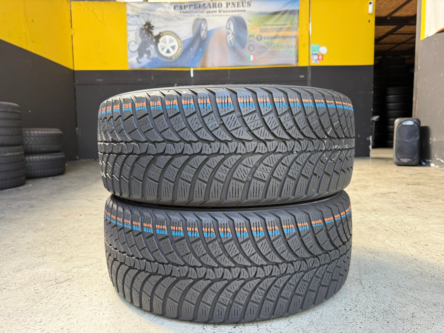 Usato: 2 Gomme 245/45R19 102V XL Kumho Invernali 90% residui