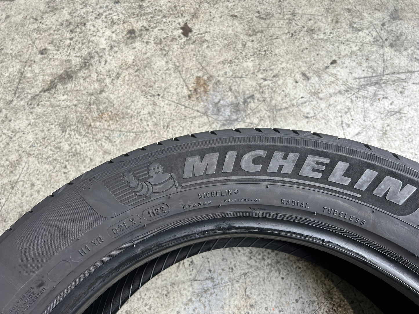 Usato:4 Gomme 225/55R18 102V XL Michelin estive 80% residui DOT 2022