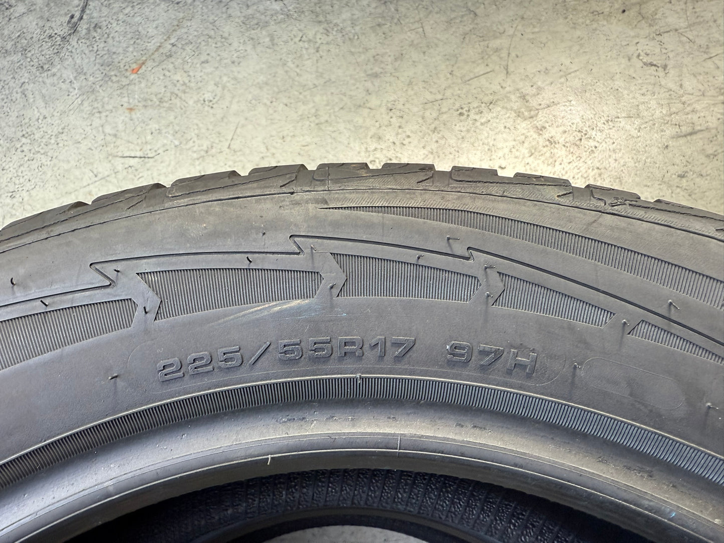 Usato: 2 Gomme 225/55R17 97H Goodyear Invernali 85% residui
