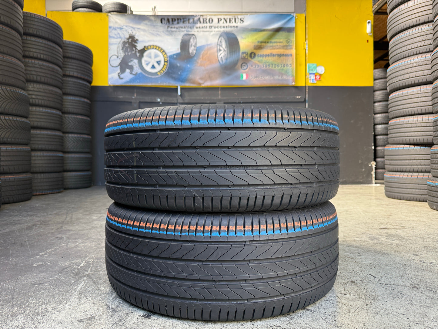 Usato: 2 Pneumatici Continental UltraContact 235/50R18 101V XL Estivi 85% residui
