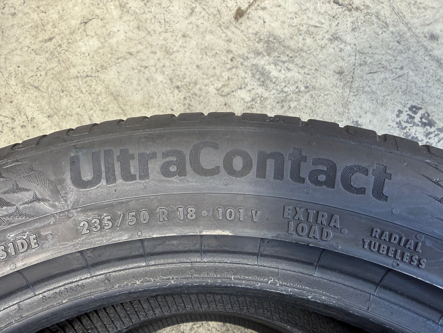 Usato: 2 Pneumatici Continental UltraContact 235/50R18 101V XL Estivi 85% residui