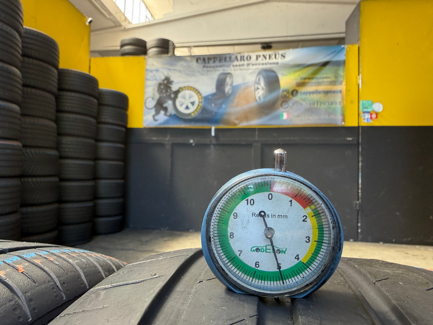 Usato: 4 Pneumatici Nexen N'Fera Sport 235/45R19 95V/W Estivi 75-80% residui