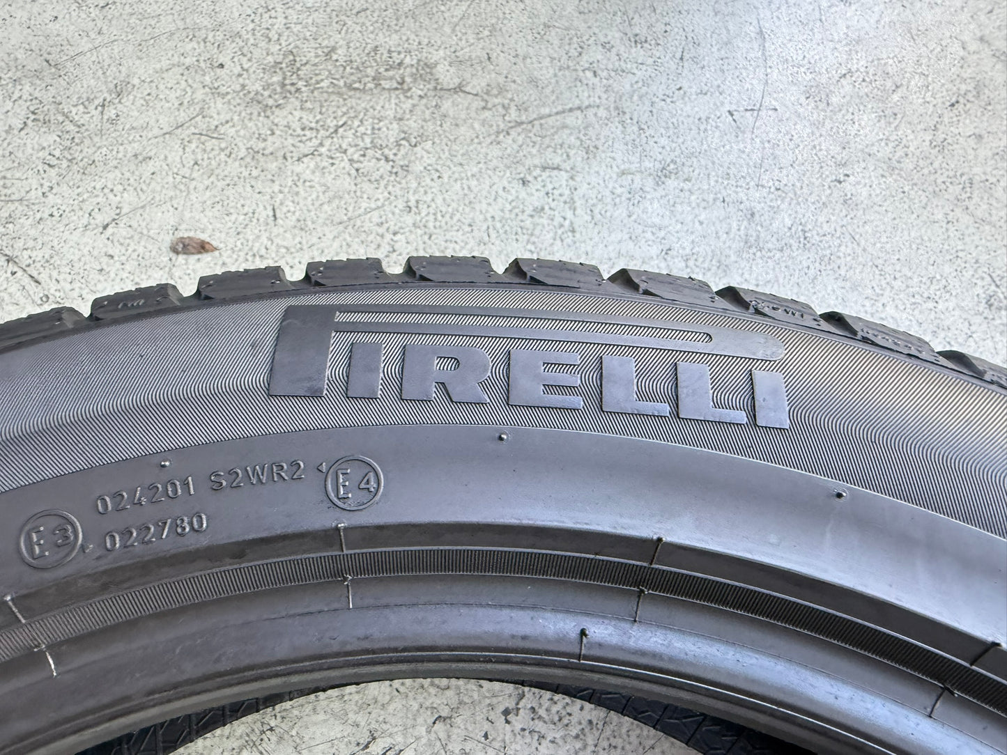 Usato: 4 Gomme 215/55R18 95H Pirelli Invernali 85% residui