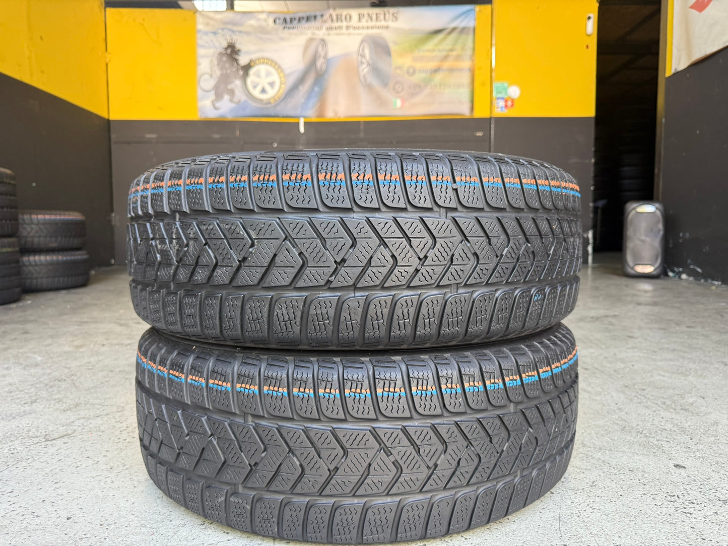 Usato: 2 Gomme 215/55R18 95H Pirelli Invernali 85% residui