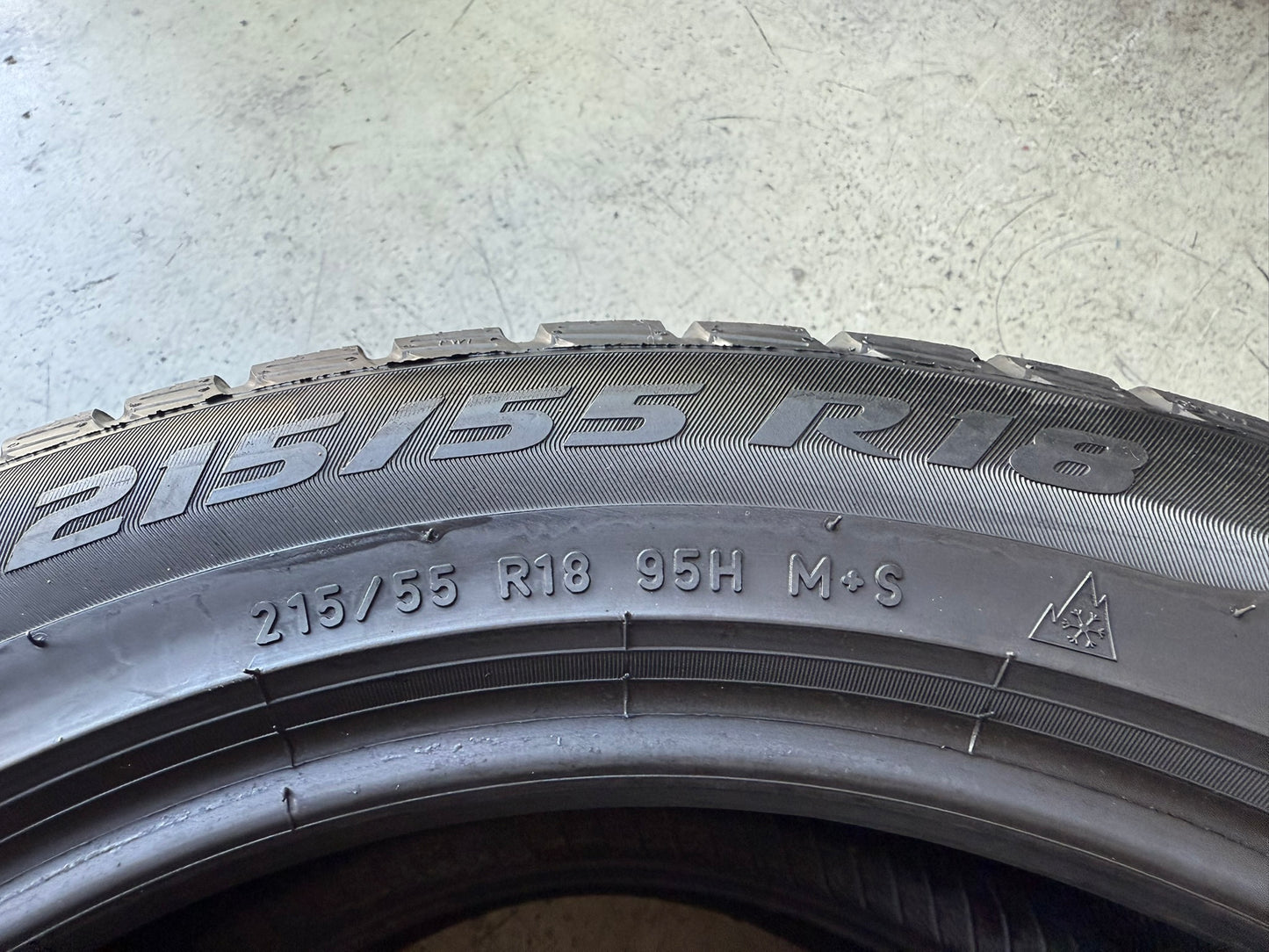 Usato: 2 Gomme 215/55R18 95H Pirelli Invernali 85% residui