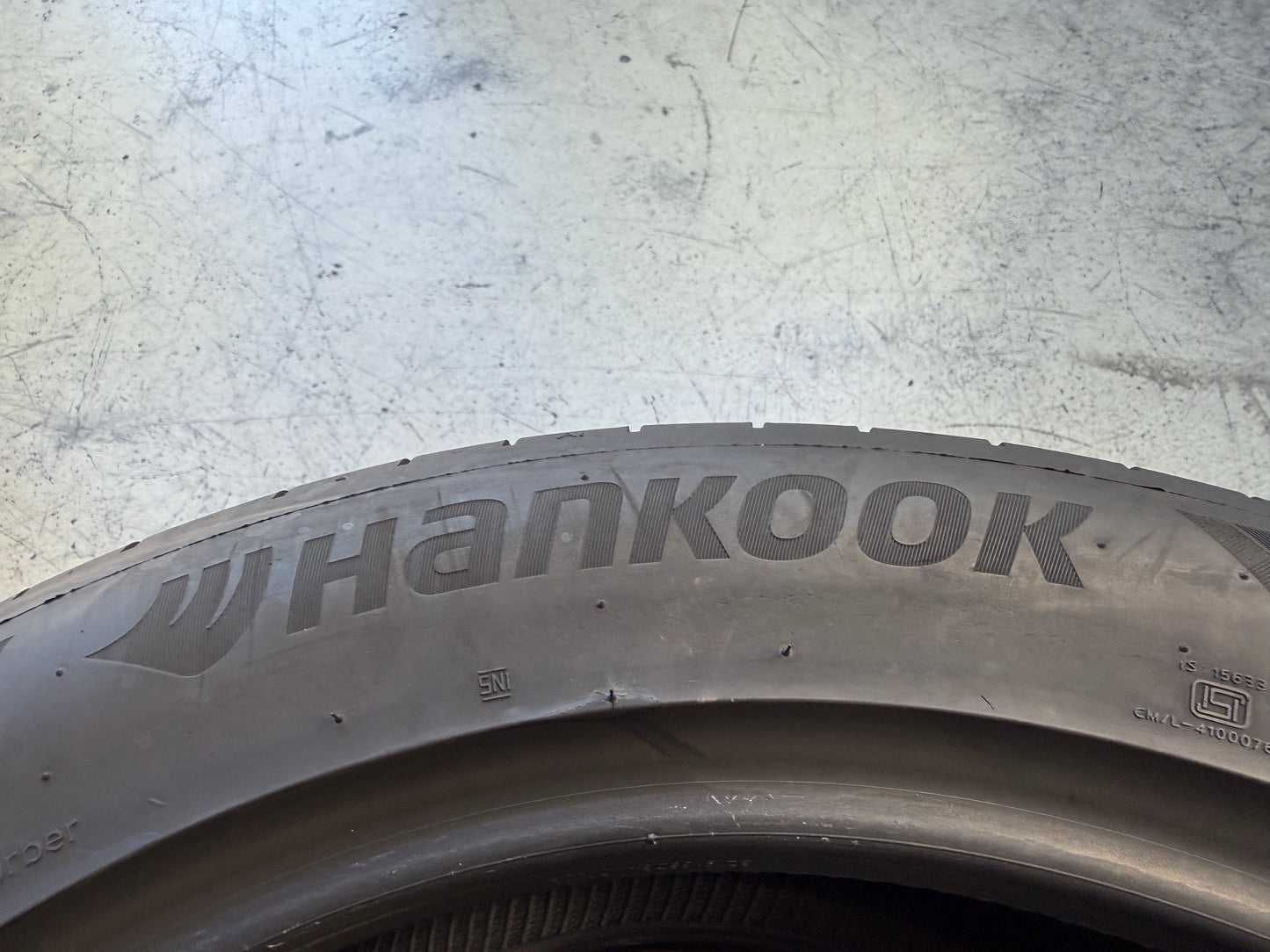 Usato: 2 Pneumatici Hankook Ventus S1 Evo3 EV K127E T2 Tesla Sound Absorber 255/45R19 104W XL Estivi 85% residui DOT 2025