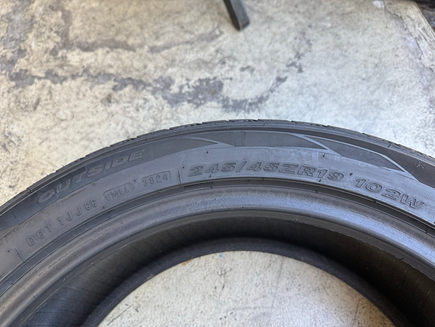 Usato: 4 Pneumatici x2 Nexen + x2 Kumho 245/45R19 102W/Y XL Estivi 80-85% residui