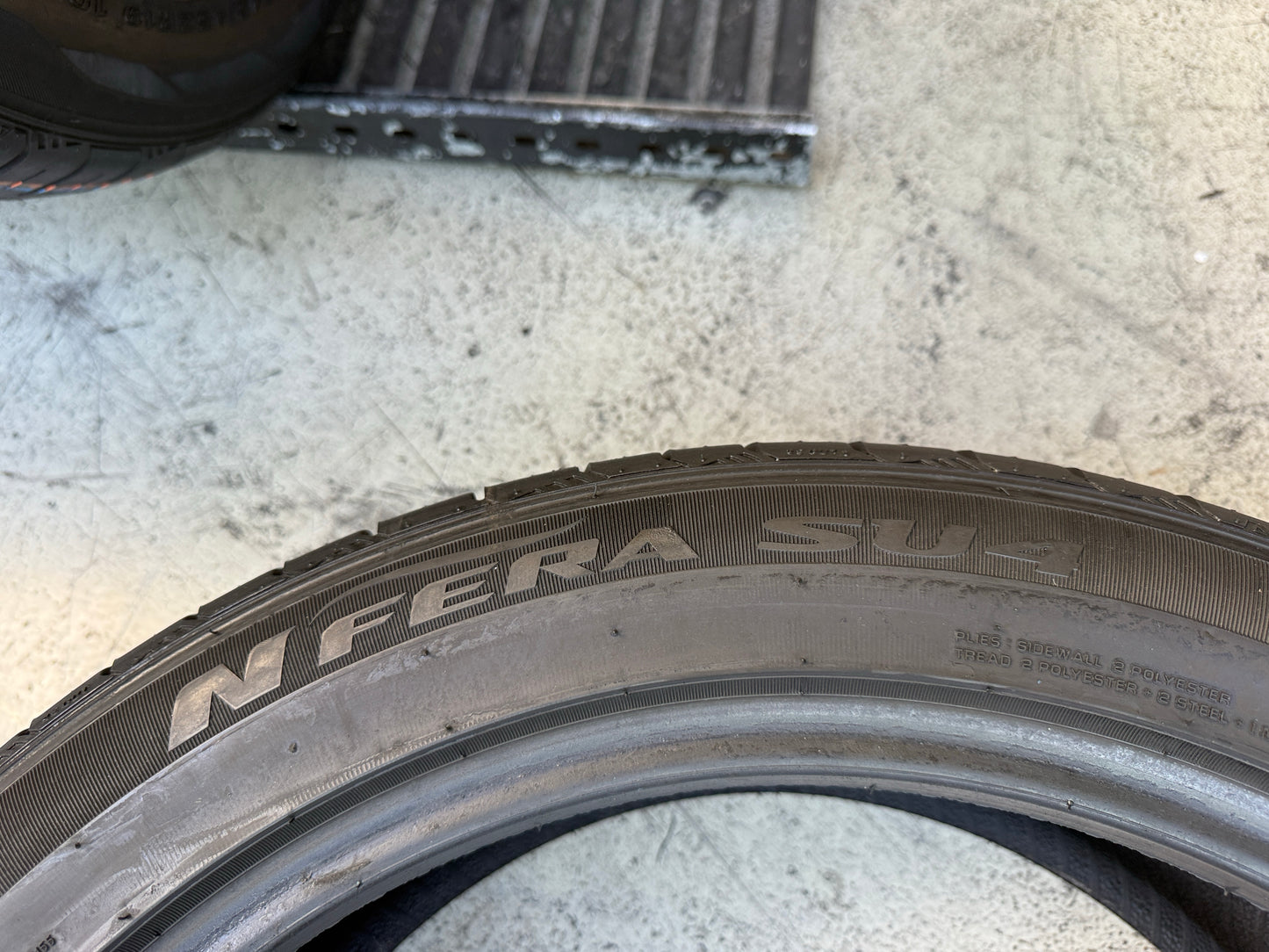Usato: 4 Pneumatici x2 Nexen + x2 Kumho 245/45R19 102W/Y XL Estivi 80-85% residui