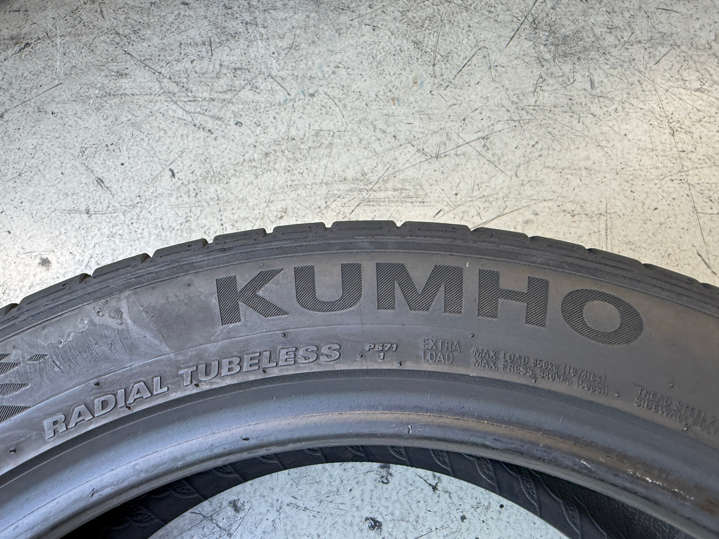 Usato: 4 Pneumatici x2 Nexen + x2 Kumho 245/45R19 102W/Y XL Estivi 80-85% residui