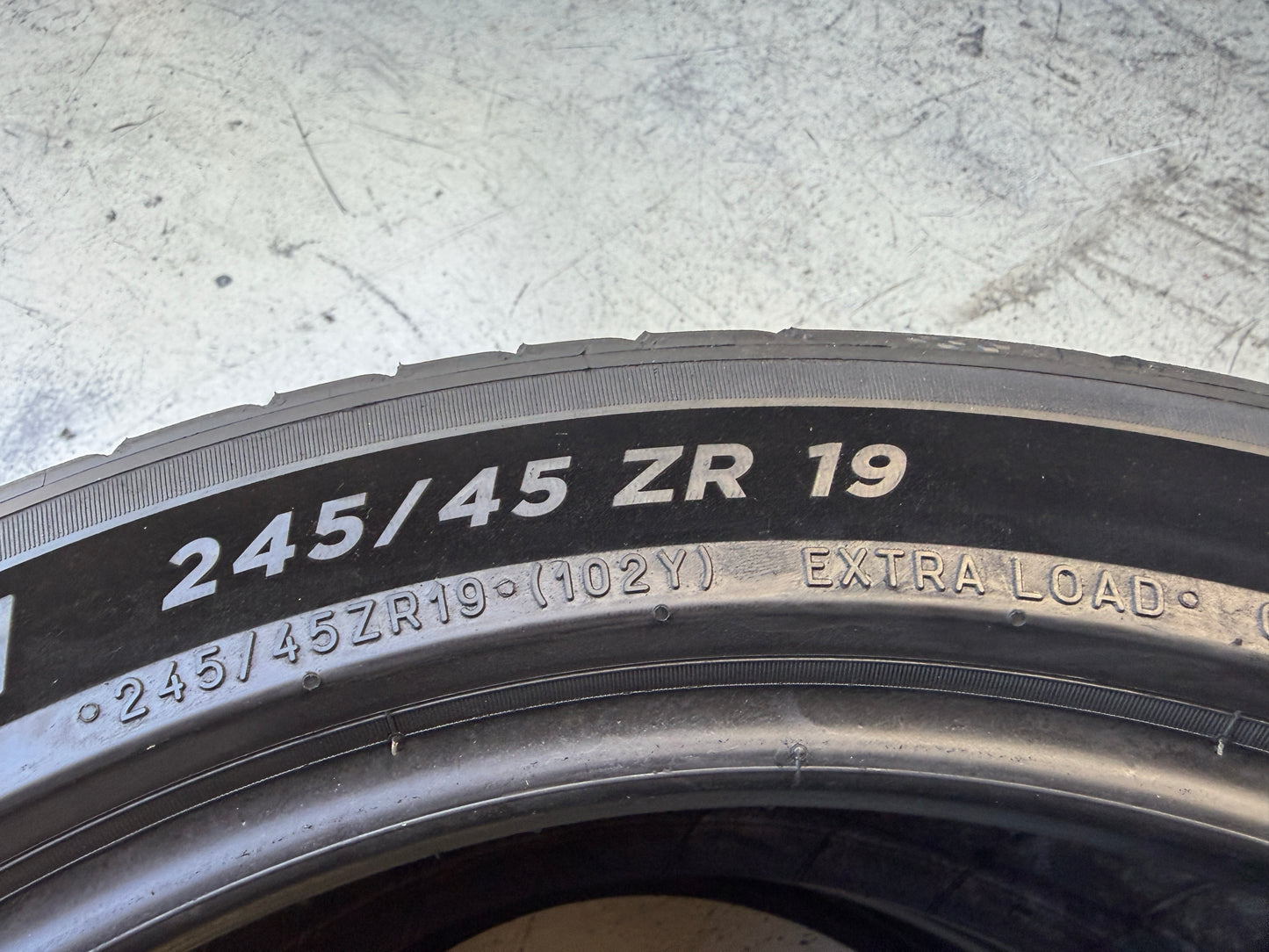 Usato: 2 Pneumatici Michelin Pilot Sport 5 245/45R19 102Y XL Estivi 90% residui DOT 2025