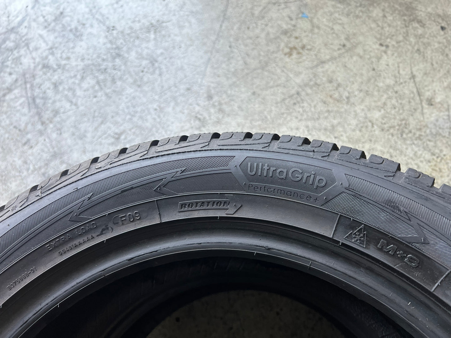 Usato: 2 Gomme 215/55R17 98V XL Goodyear invernali 99% residui