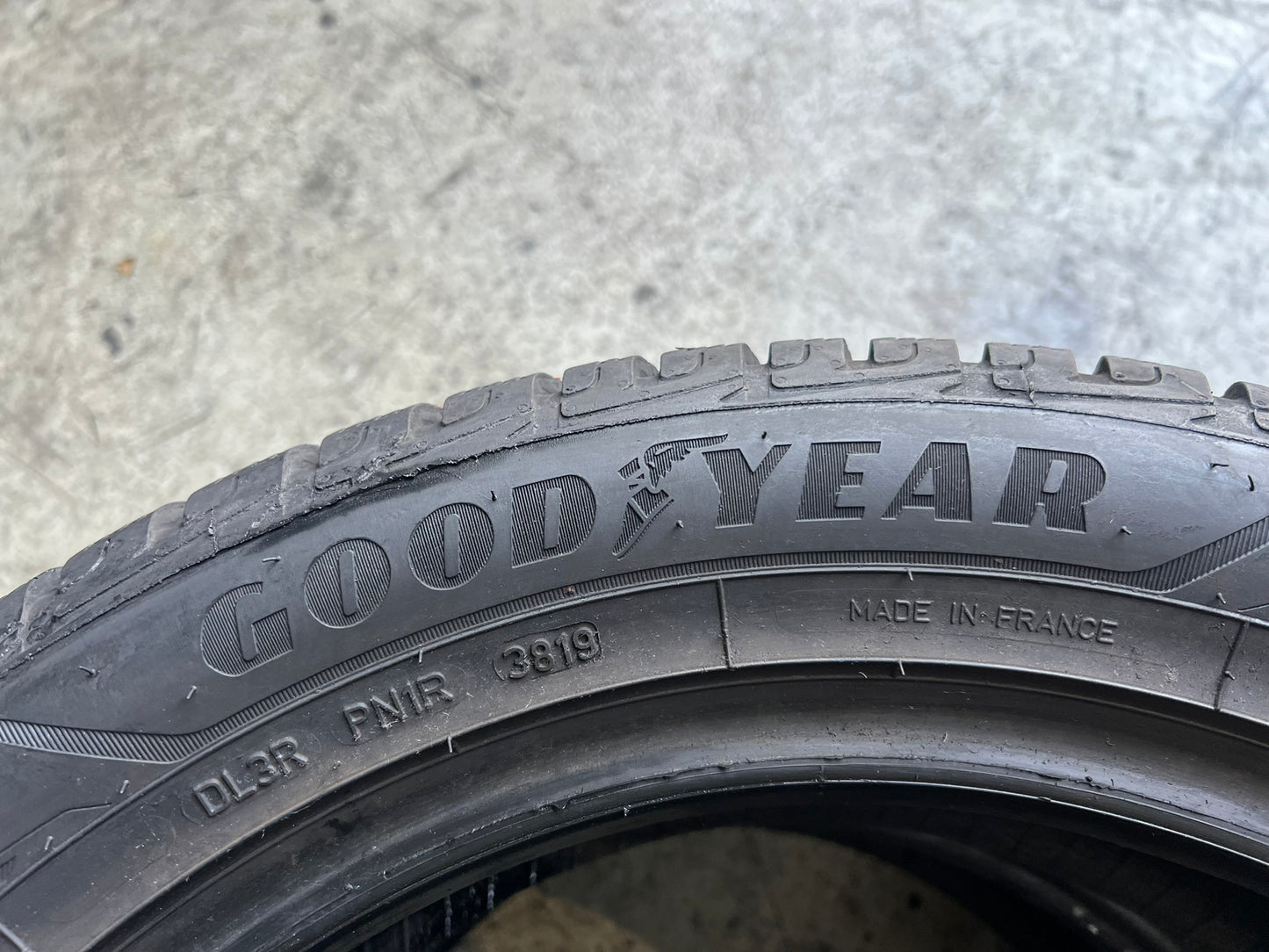 Usato: 2 Gomme 215/55R17 98V XL Goodyear invernali 99% residui