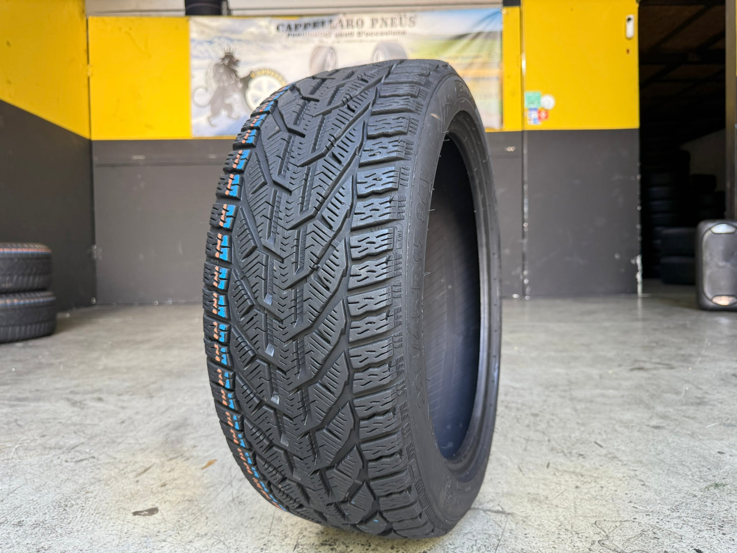Usato: 1 Gomma 225/45R17 94V XL Strial Invernale 90% residui