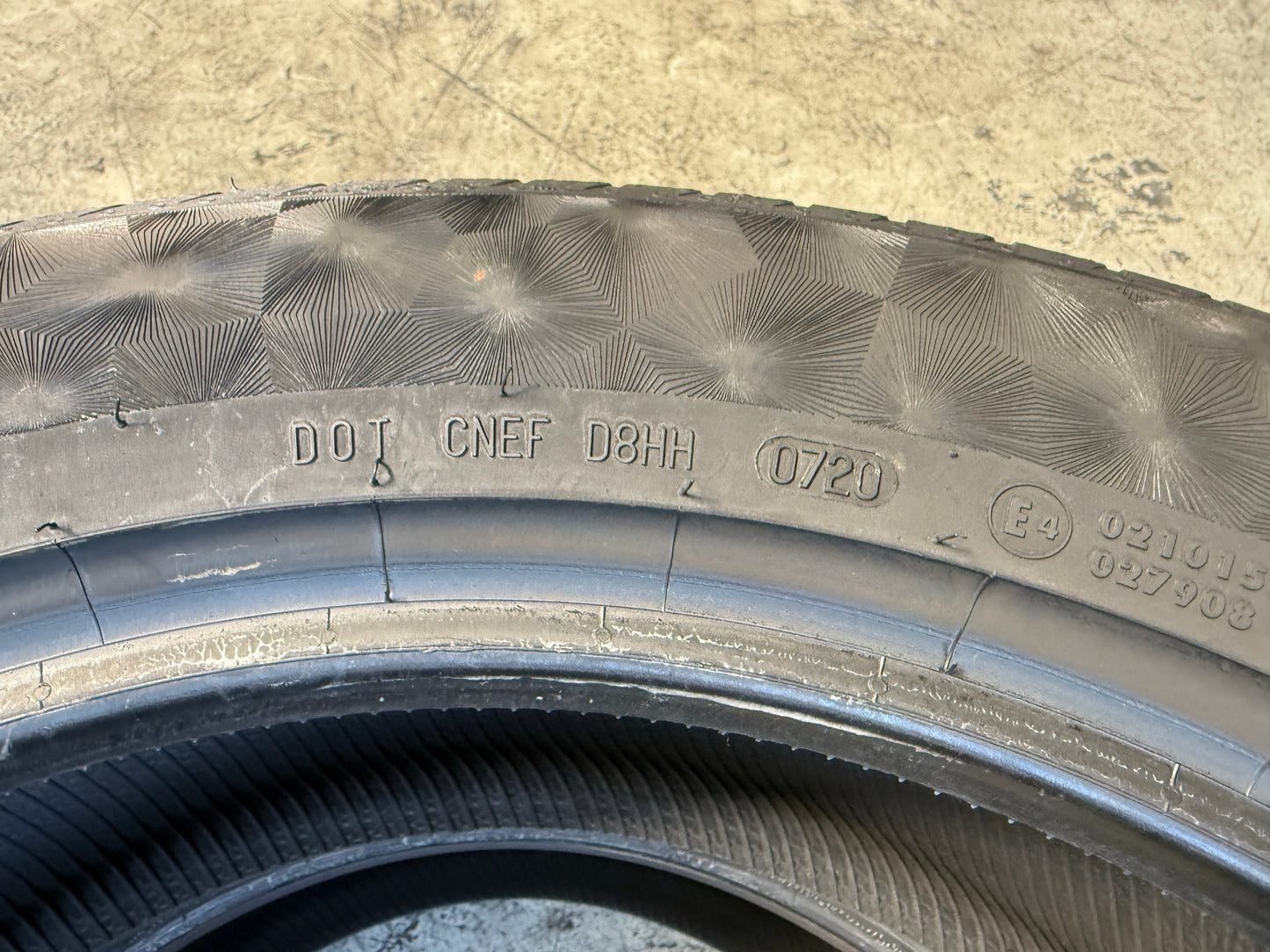 Usato: 2 Pneumatici Continental PremiumContact 6 225/55R19 103V XL Estivi 80% residui