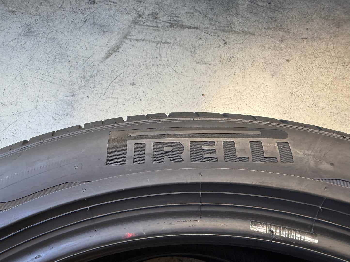 Usato: 2 Pneumatici Pirelli P Zero PZ4 275/40R20 106W XL Estivi 85% residui