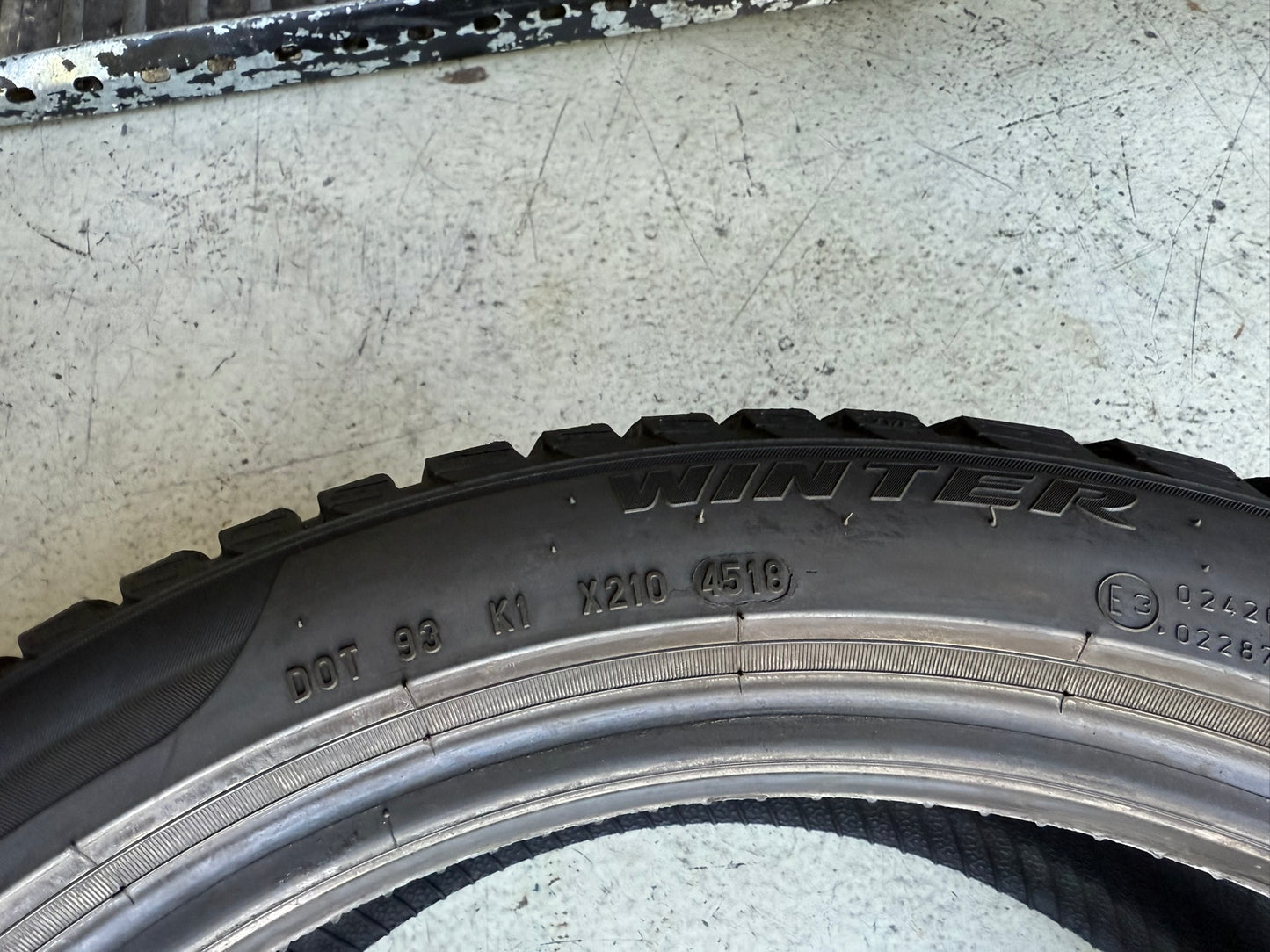 Usato: 2 Gomme 225/45R18 91H Pirelli Invernale Runflat 85% residui