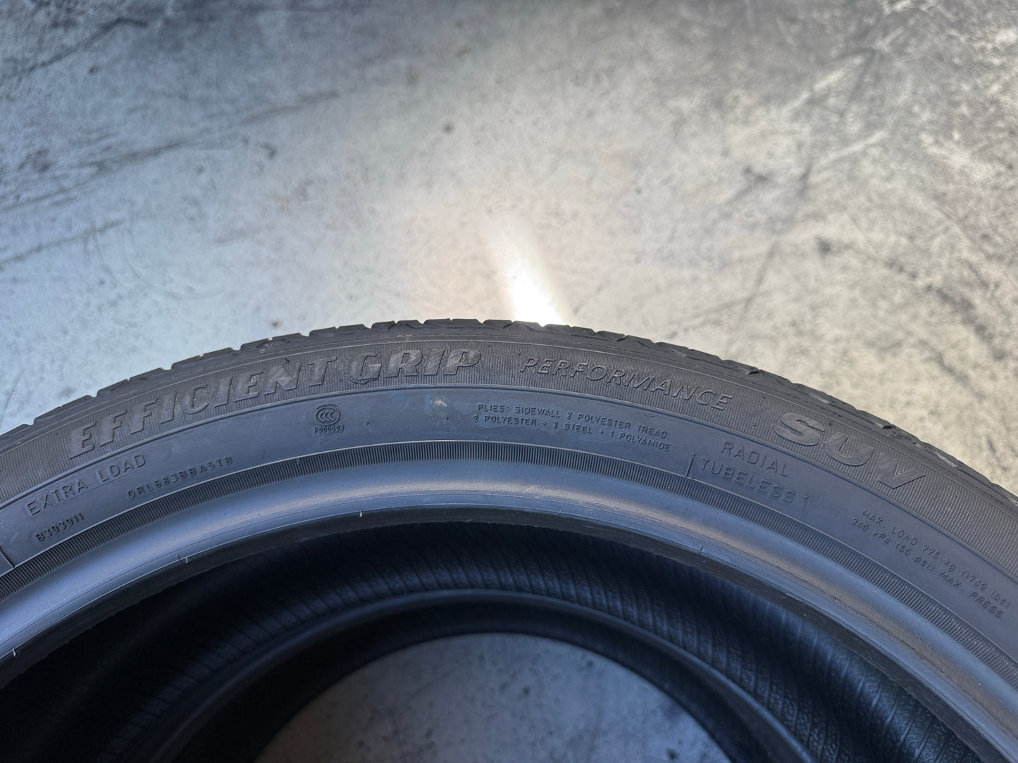 Usato: 2 Pneumatici Goodyear EfficientGrip Performance SUV 245/40R20 99V XL VOL Estivi 85% residui