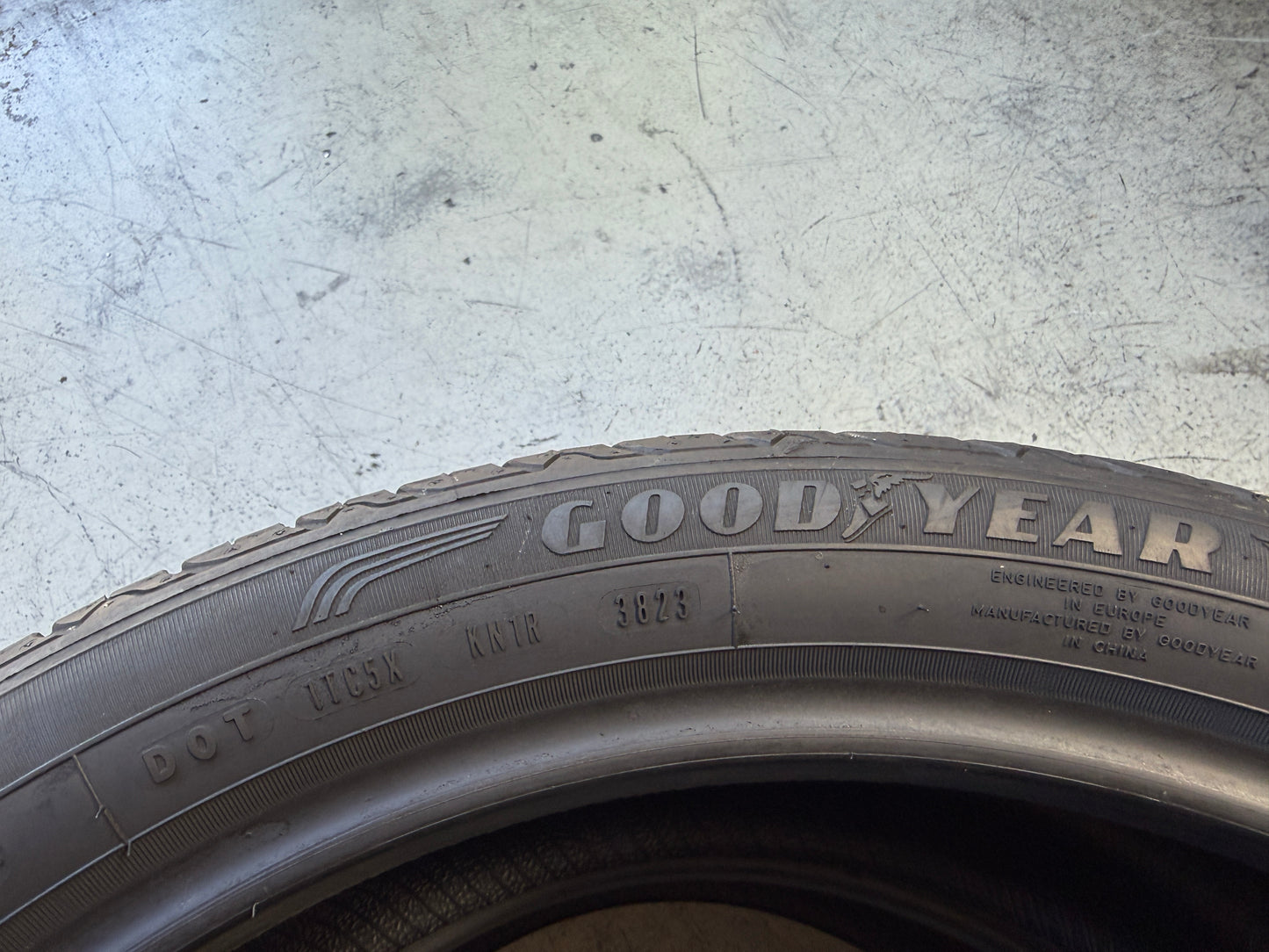 Usato: 2 Pneumatici Goodyear EfficientGrip Performance SUV 245/40R20 99V XL VOL Estivi 85% residui