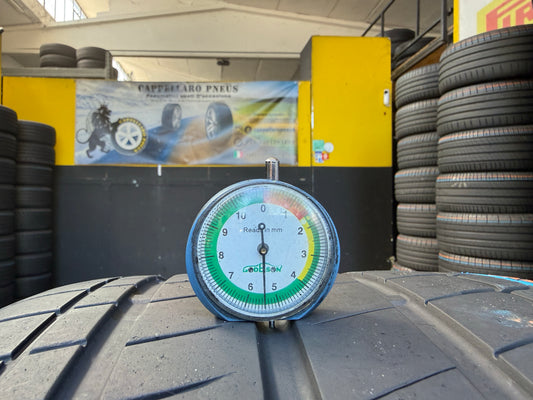 Usato: 2 Pneumatici Bridgestone Potenza S007 295/35R20 105Y XL Estivi 85% residui