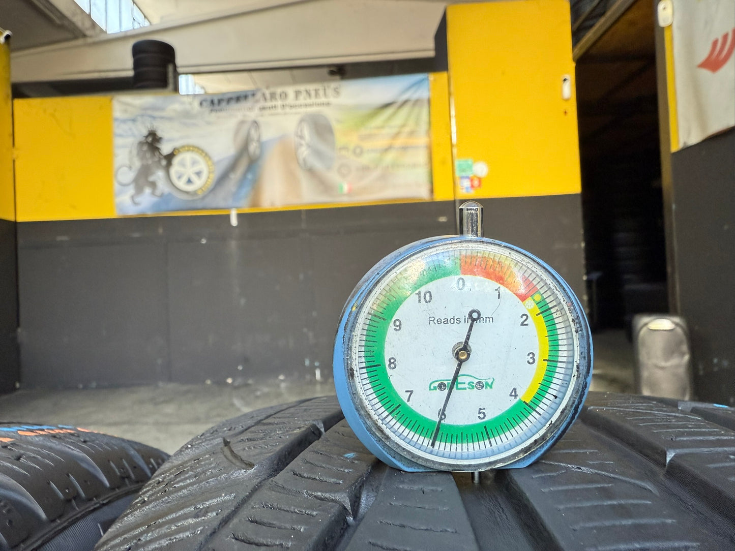 Usato: 4 Gomme 235/50R19 103H XL Pirelli Invernale 90–95% residui