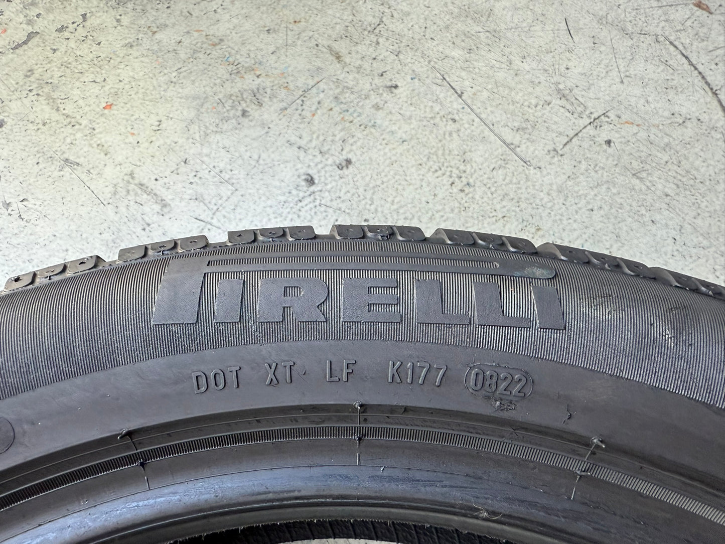 Usato: 4 Gomme 235/50R19 103H XL Pirelli Invernale 90–95% residui