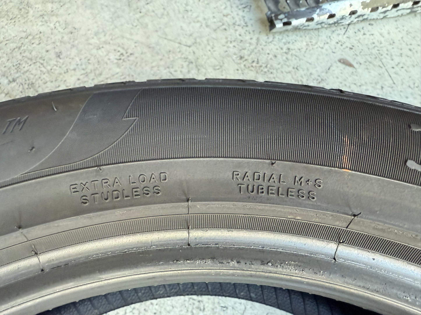 Usato: 4 Gomme 235/50R19 103H XL Pirelli Invernale 80% residui