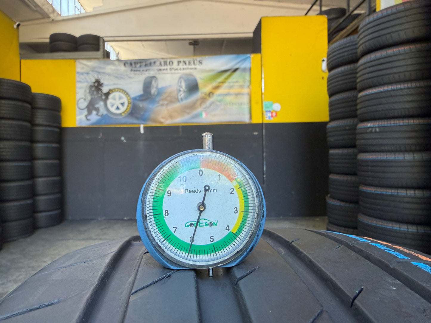 Usato: 2 Pneumatici Nexen N'Fera Sport SU2 235/50R20 104Y XL Estivi 90% residui