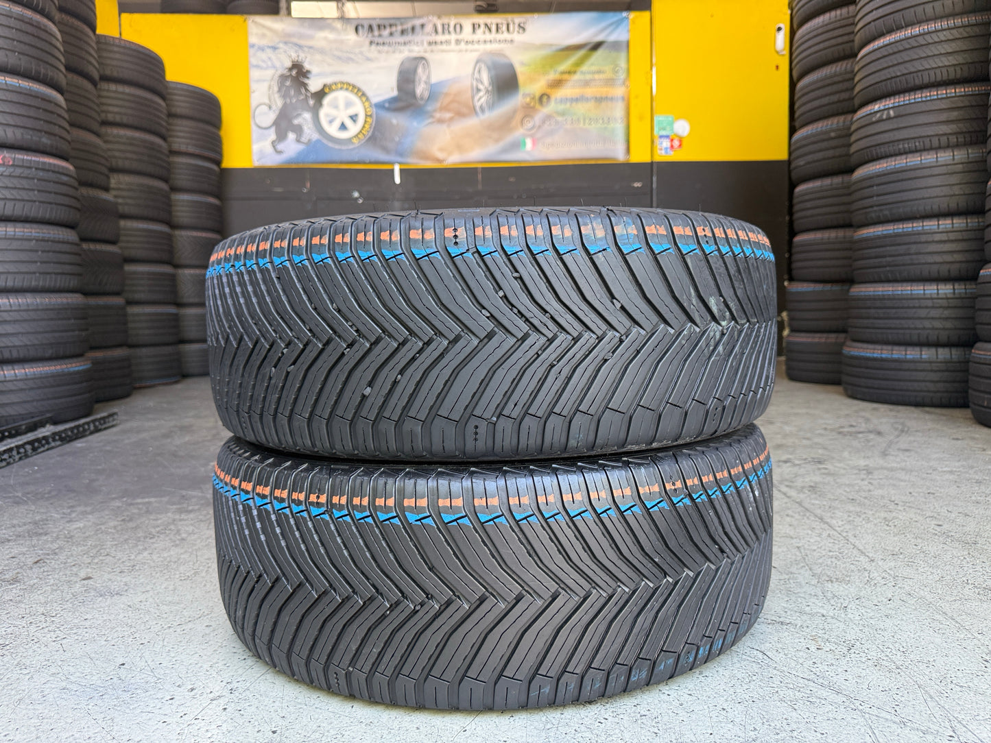 Usato: 2 Pneumatici Michelin CrossClimate 2 SUV 235/45R20 100H XL VOL 90% residui