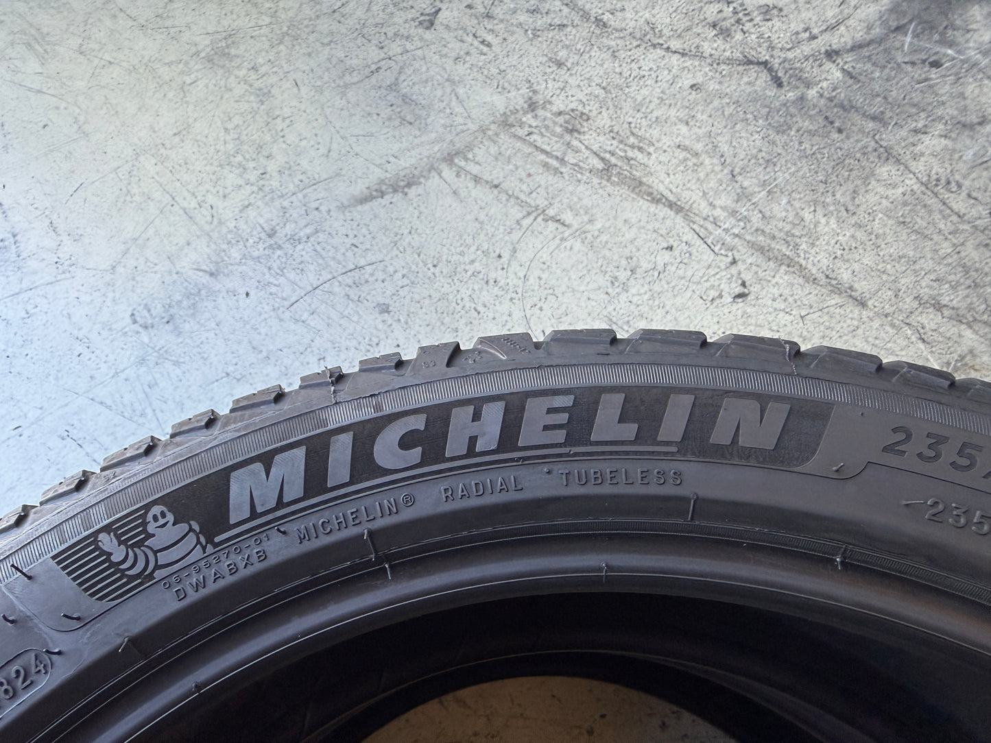 Usato: 2 Pneumatici Michelin CrossClimate 2 SUV 235/45R20 100H XL VOL 90% residui