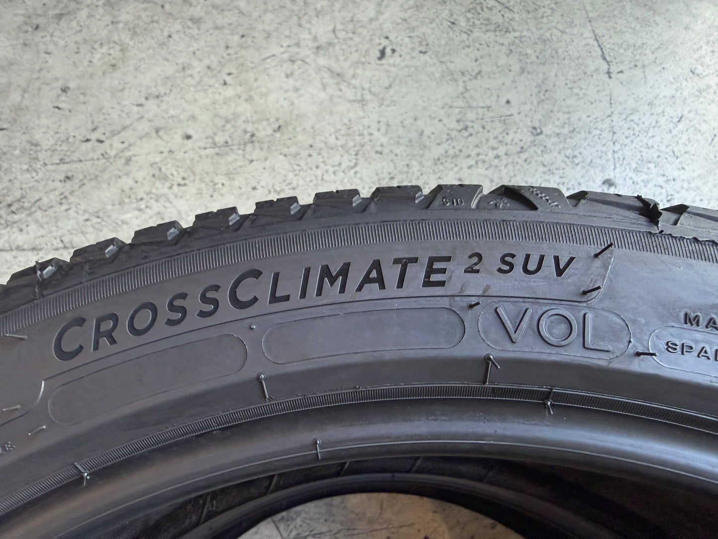 Usato: 2 Pneumatici Michelin CrossClimate 2 SUV 235/45R20 100H XL VOL 90% residui