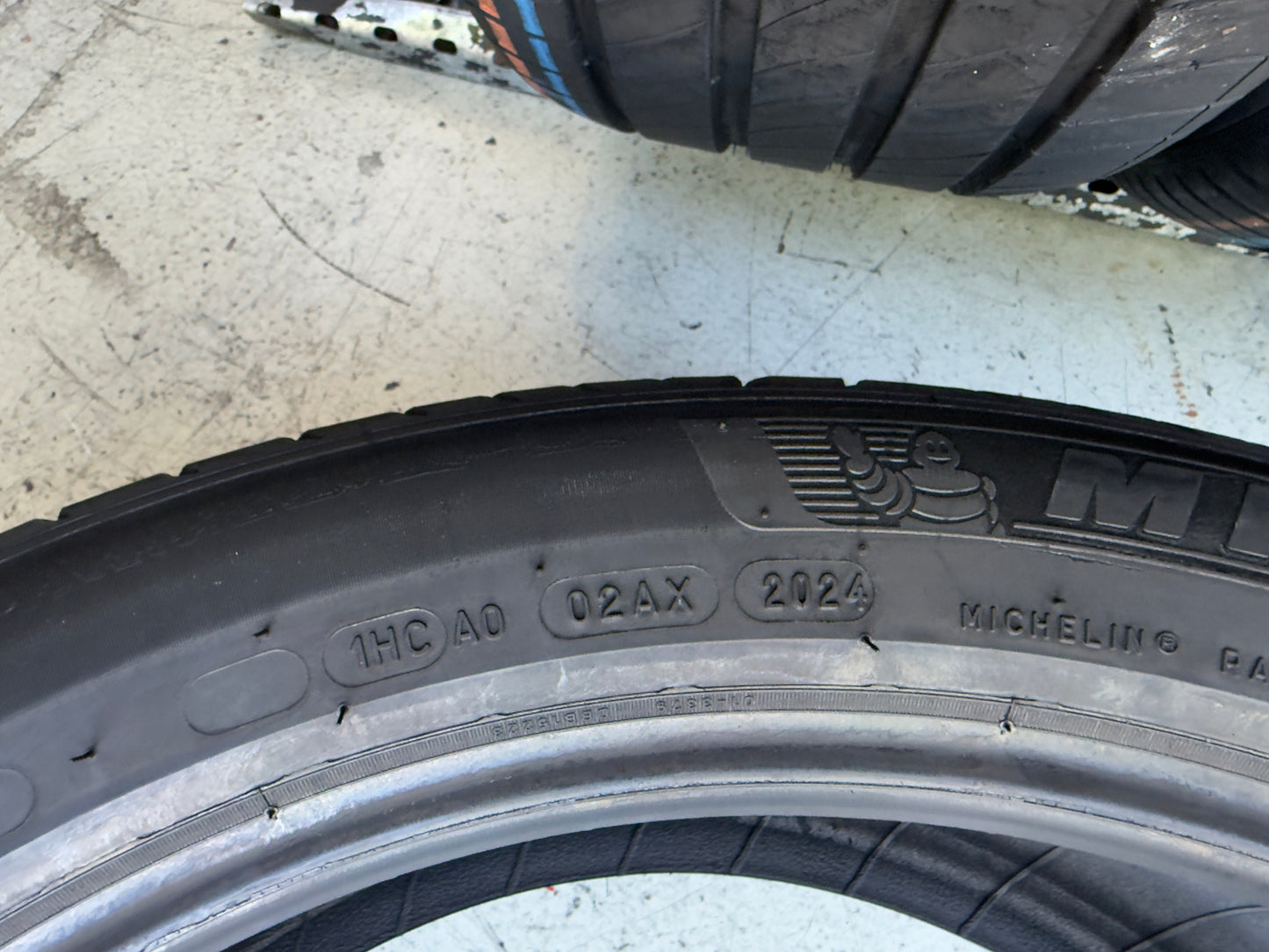 Usato: 4 Pneumatici Michelin e.Primacy 235/45R20 100H XL Estivi 90% residui