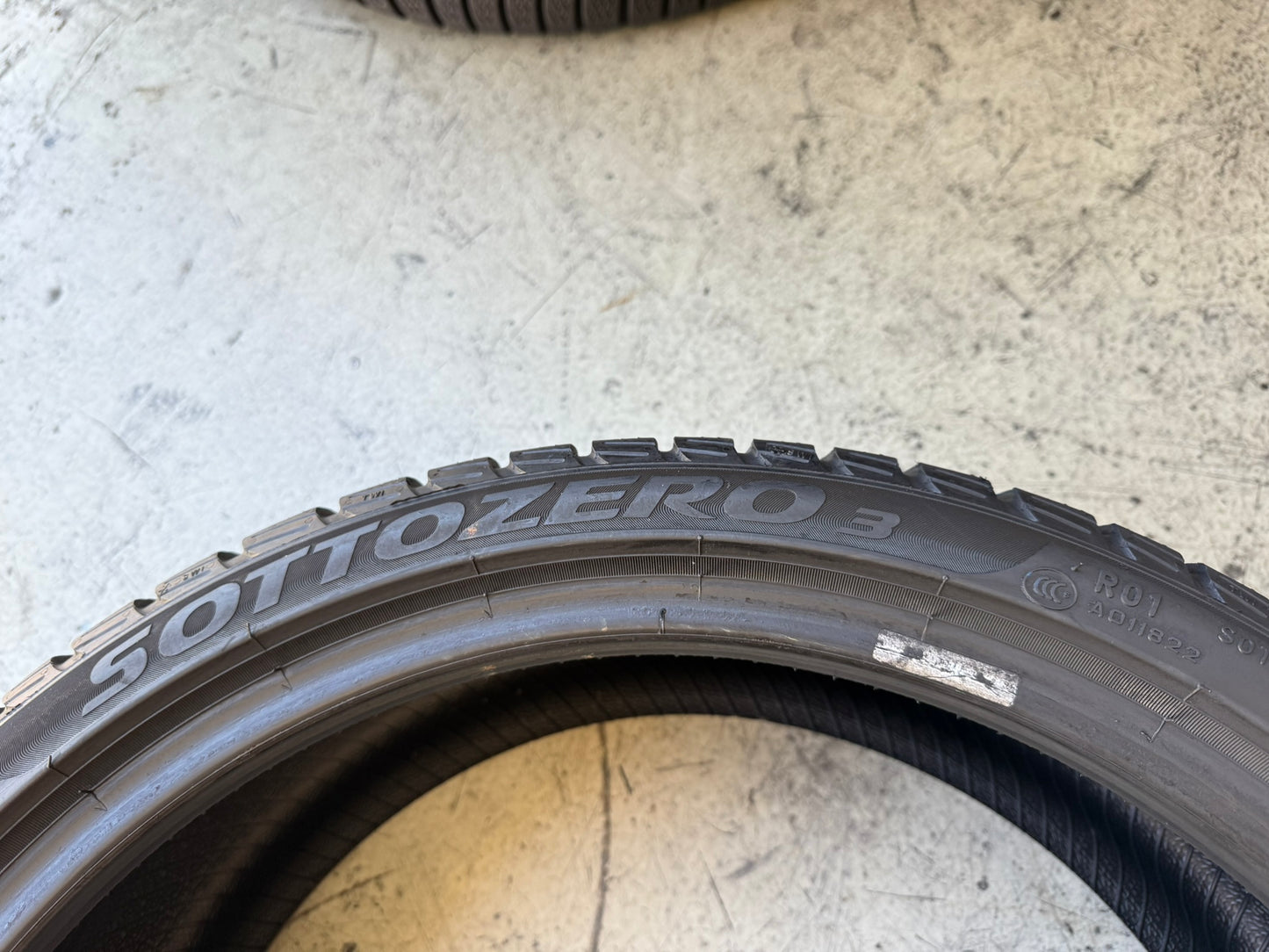 Usato: 4 Gomme 235/35R19 91V XL Pirelli Invernale 80% residui