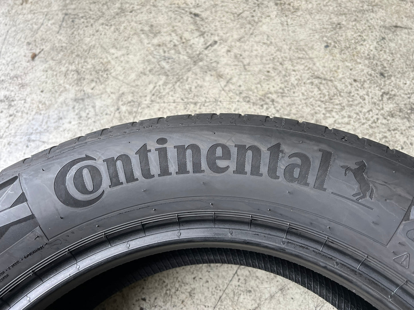 Usato: 4 Gomme 215/60R17 96H Continental estive 85% residui DOT 2022