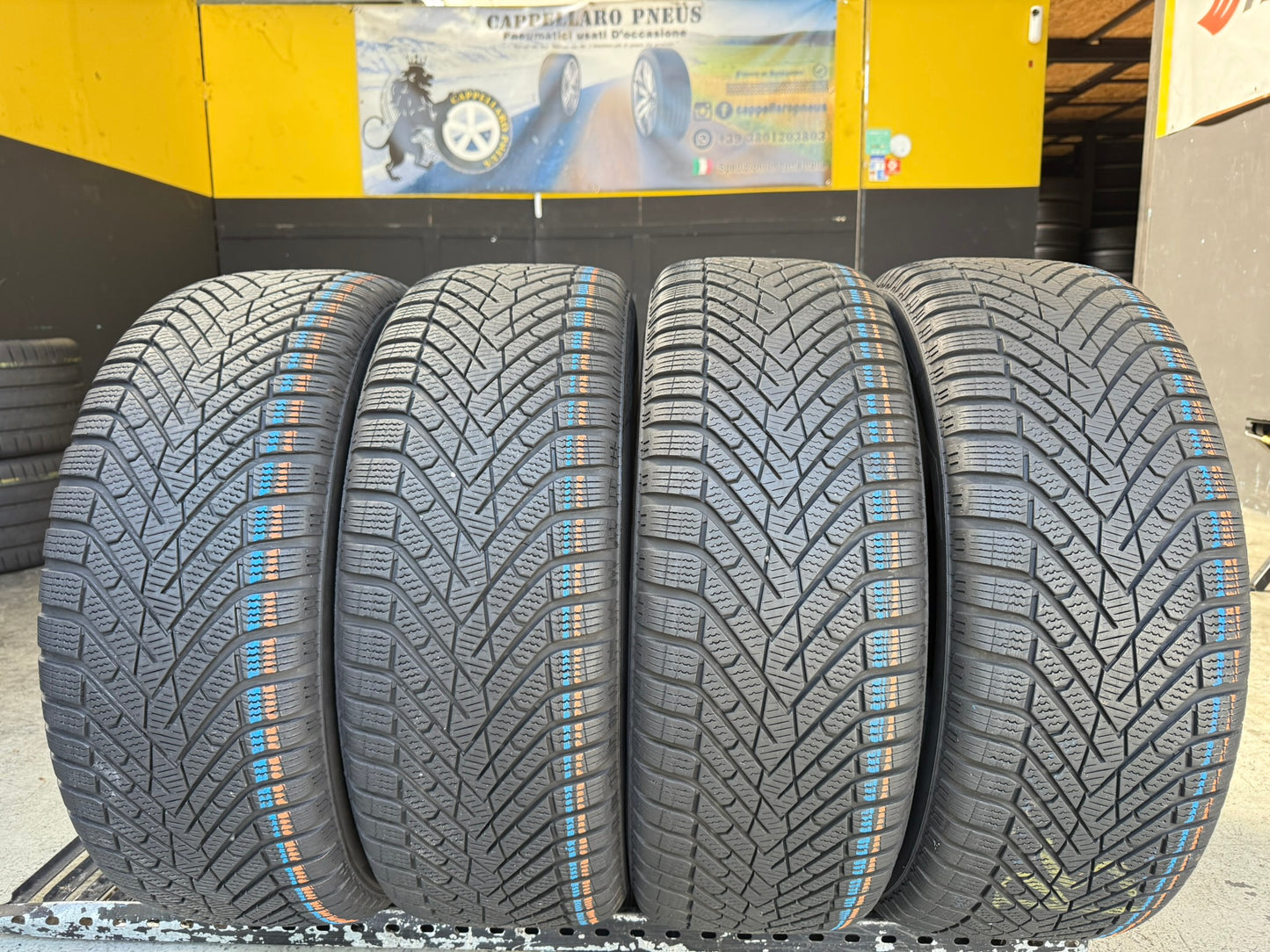 Usato: 4 Gomme 235/55R18 104H XL Pirelli Invernale 85% residui