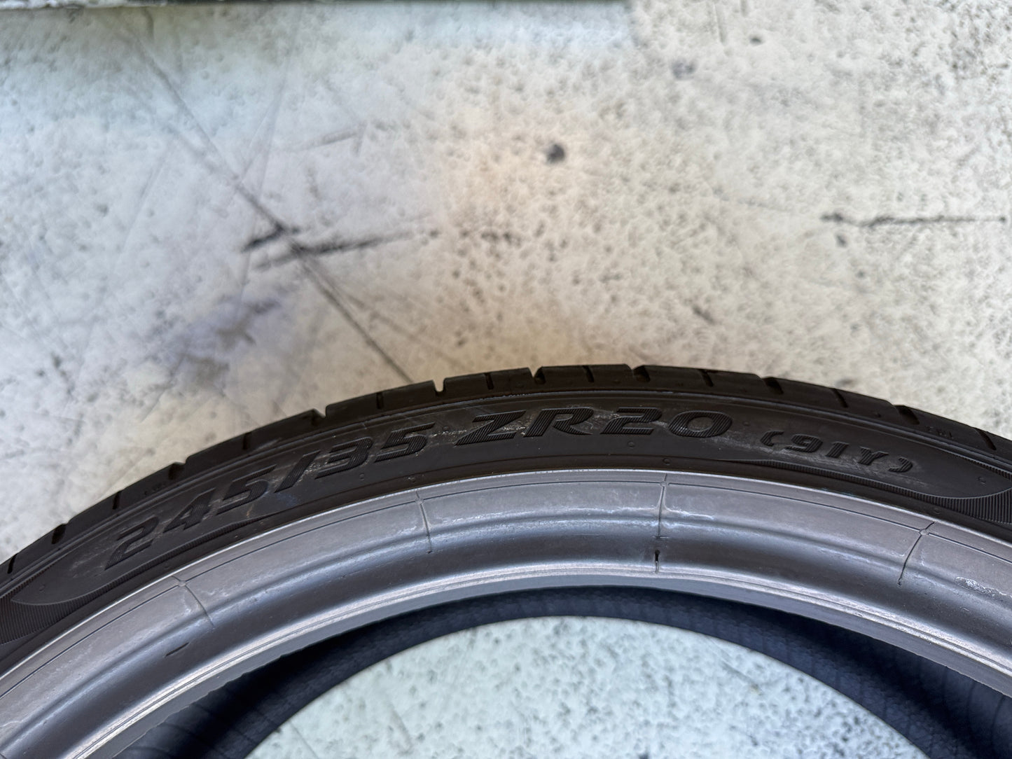 Usato: 4 Pneumatici Pirelli P Zero (PZ4) 245/35R20 95Y XL Estivi 85-90% residui