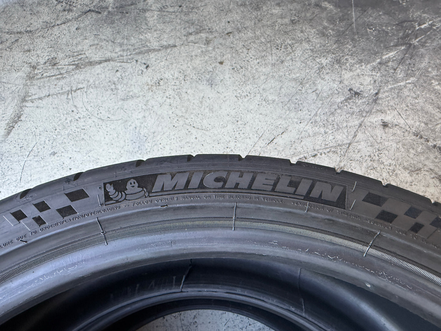 Usato: 2 Pneumatici Michelin Pilot Sport Cup 2 245/35R20 95Y XL N1 Estivi 80% residui