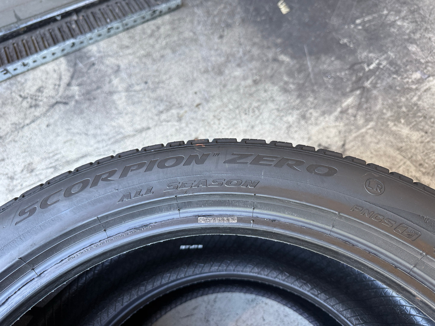 Usato: 2 Pneumatici Pirelli Scorpion Zero All Season 285/45R22 114Y XL M+S PNCS LR 85% residui